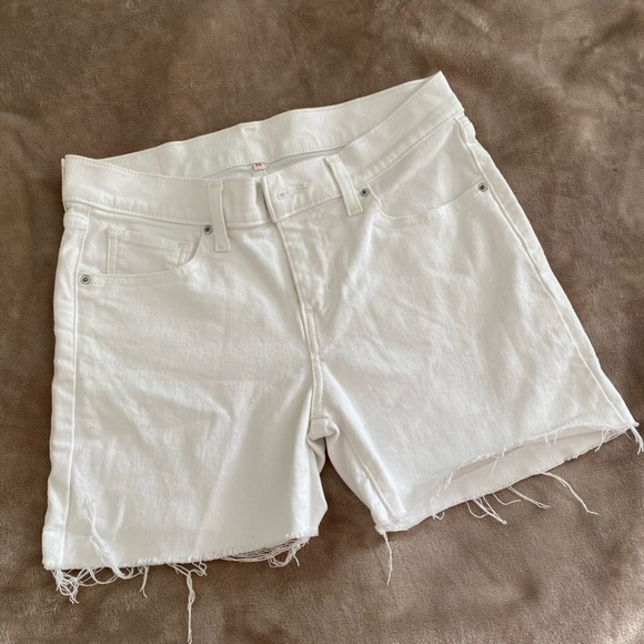 Levi’s cutoff shorts size 26 - Picture 2 of 3